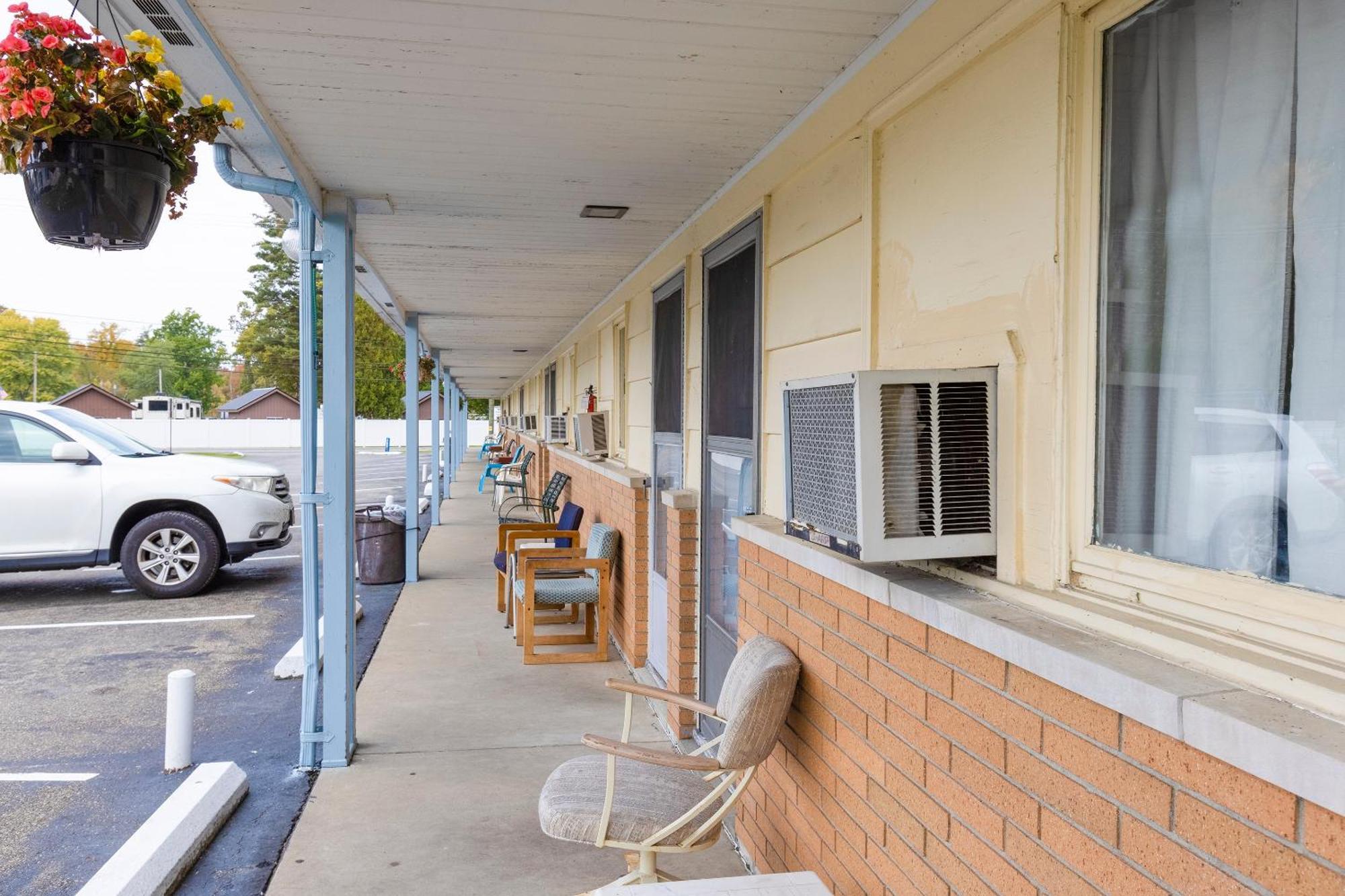Parkside Motel By Oyo Meadville Conneaut Lake Conneaut Lakeshore エクステリア 写真