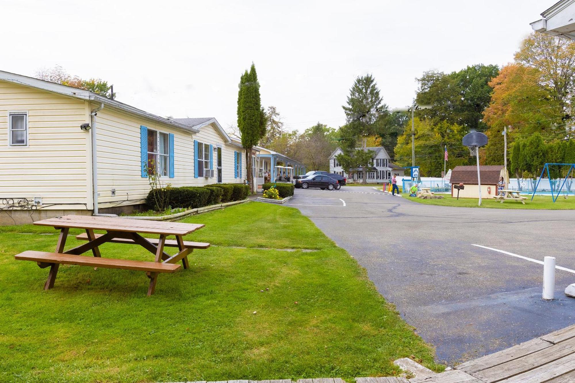 Parkside Motel By Oyo Meadville Conneaut Lake Conneaut Lakeshore エクステリア 写真