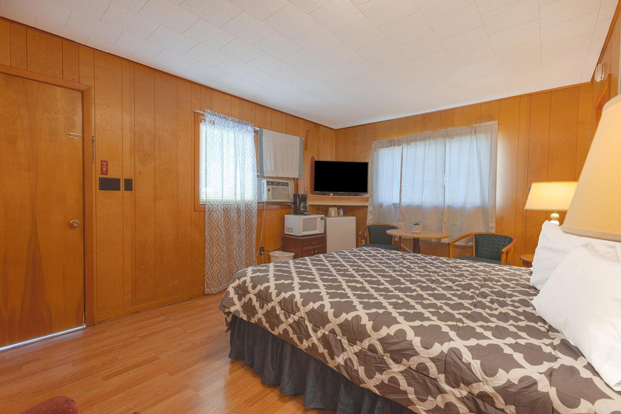 Parkside Motel By Oyo Meadville Conneaut Lake Conneaut Lakeshore エクステリア 写真